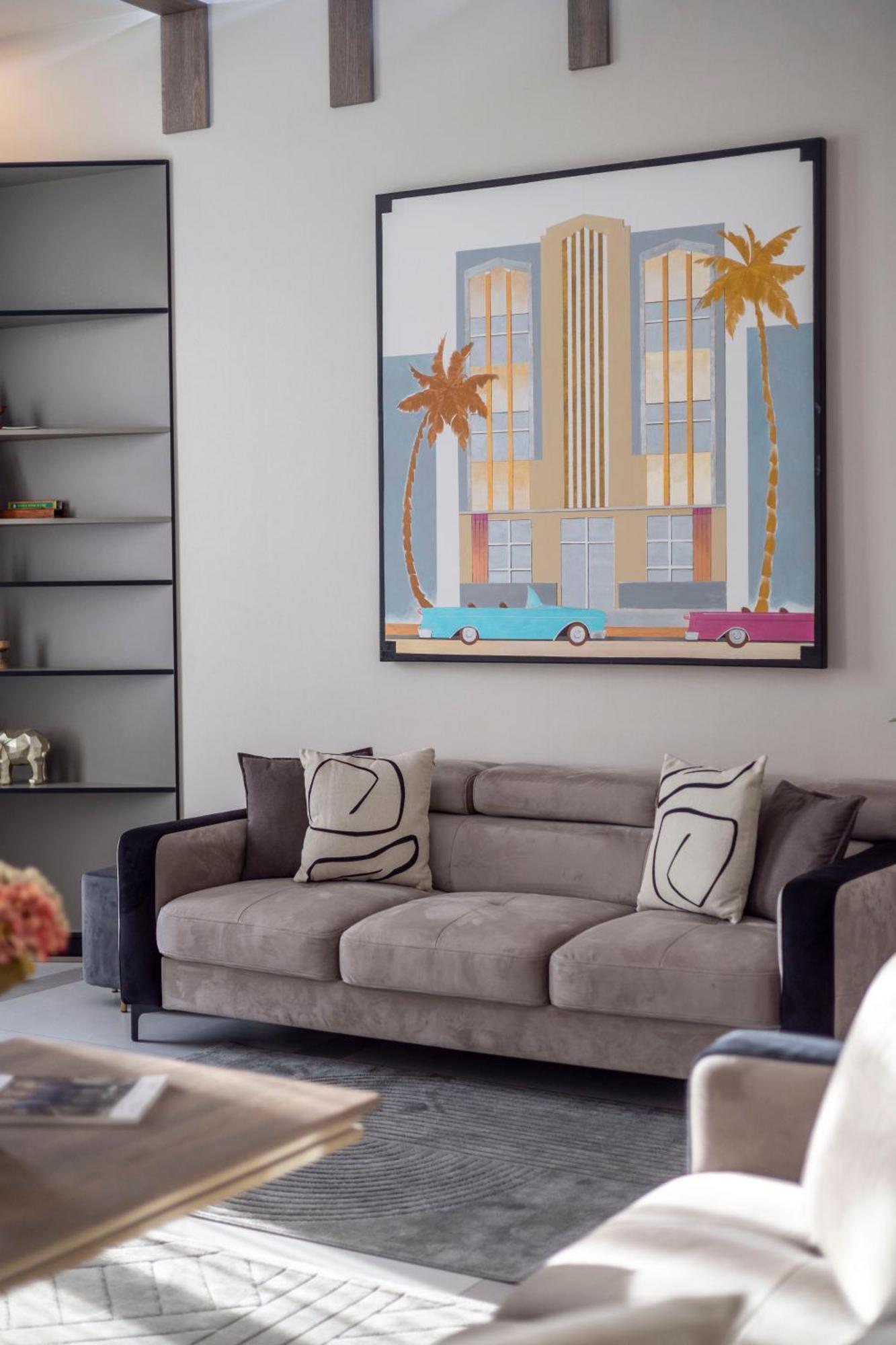 Luxurious High-end Grand On The St Stephen Road Apartment *